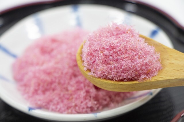 ●Sakuradenbu is a Japanese food pink with a mild sweetness.